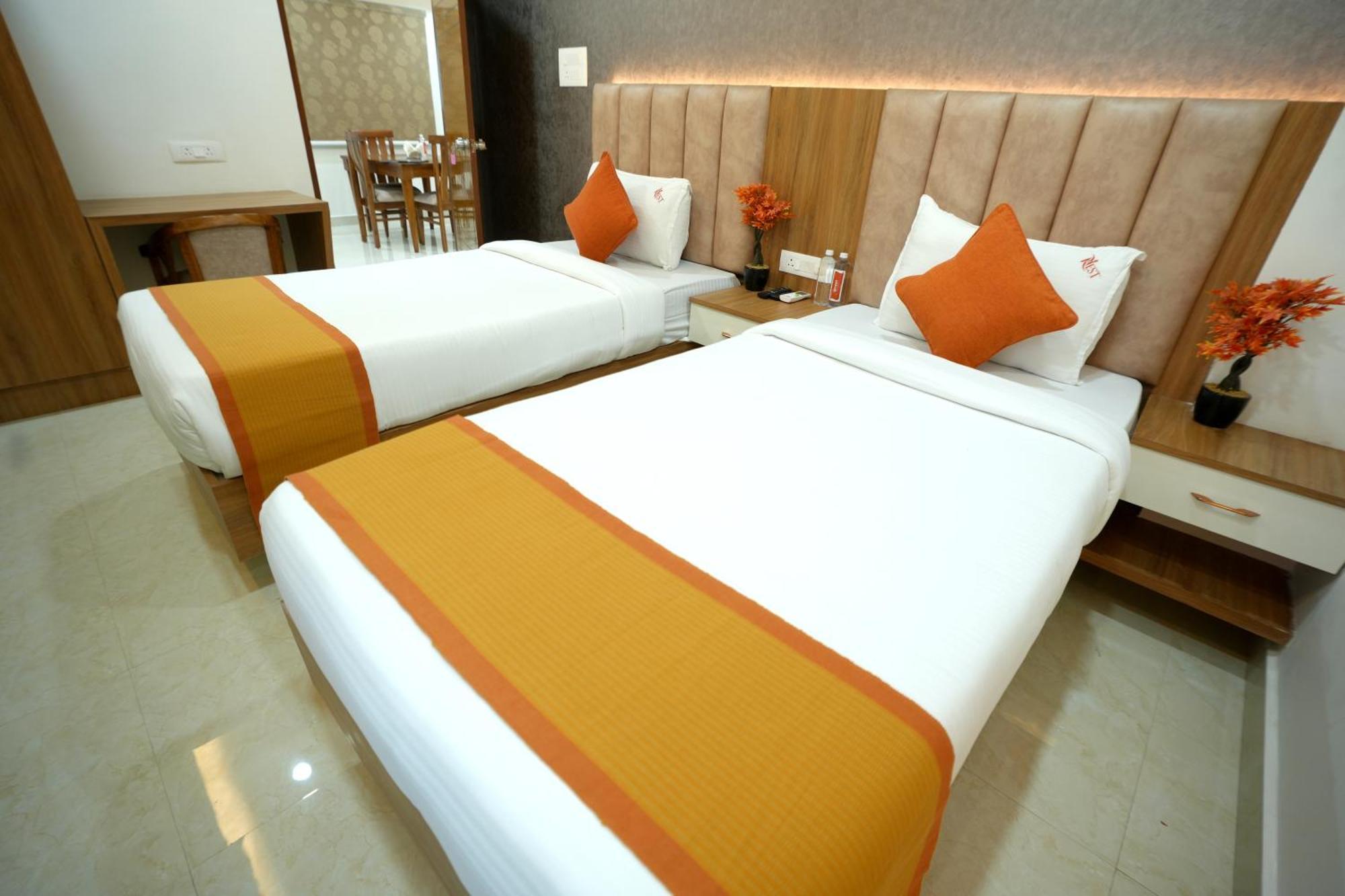 Viola Suites Haiderabad Buitenkant foto