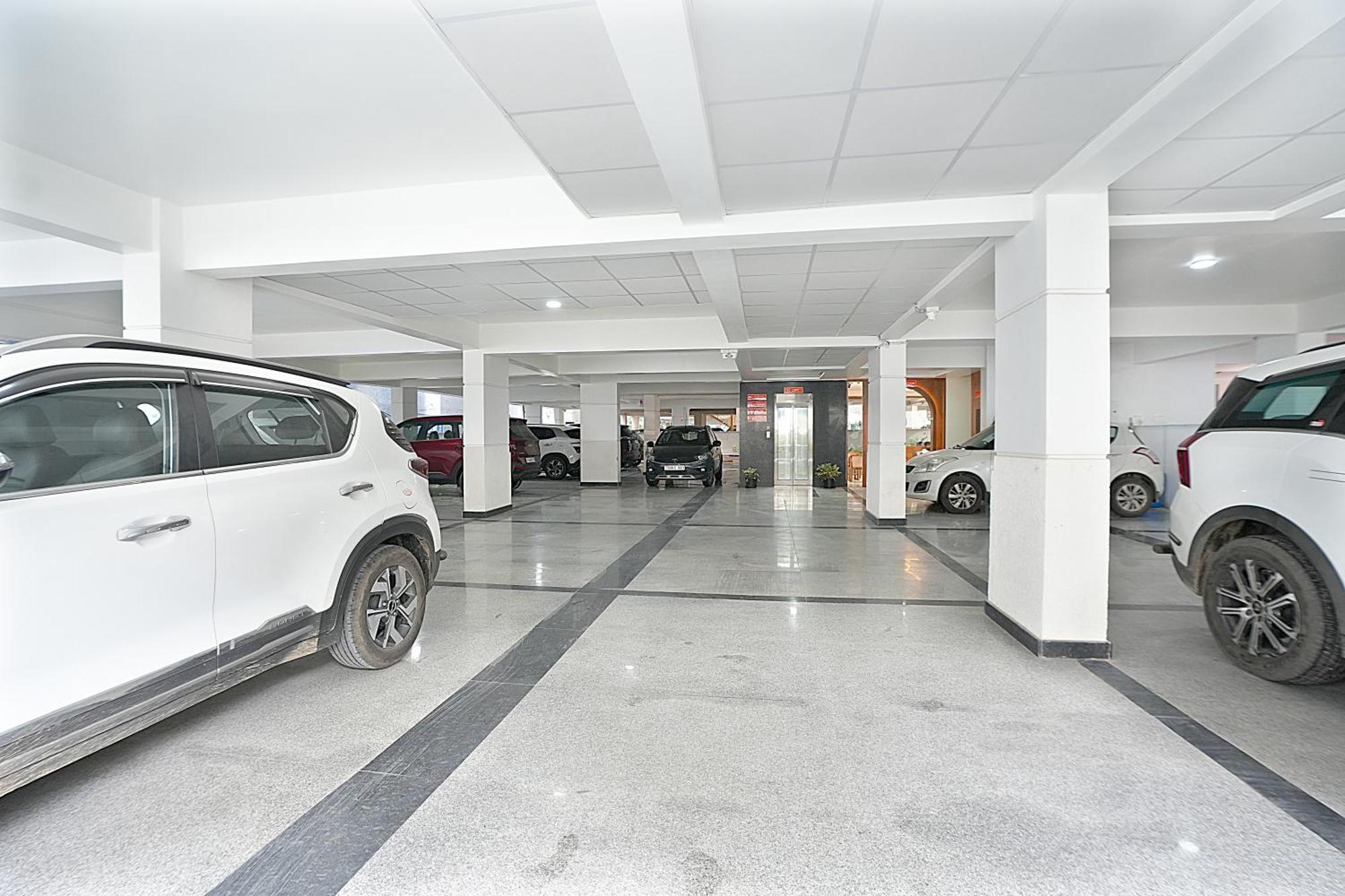 Viola Suites Haiderabad Buitenkant foto