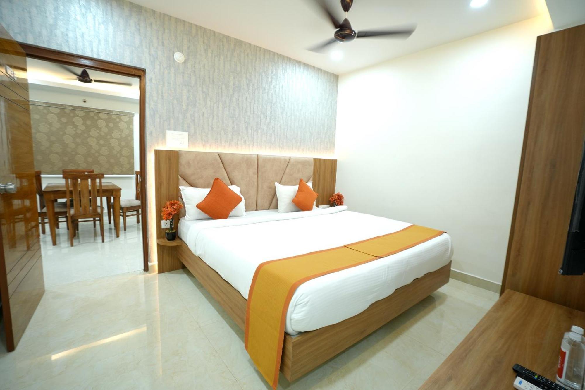 Viola Suites Haiderabad Buitenkant foto