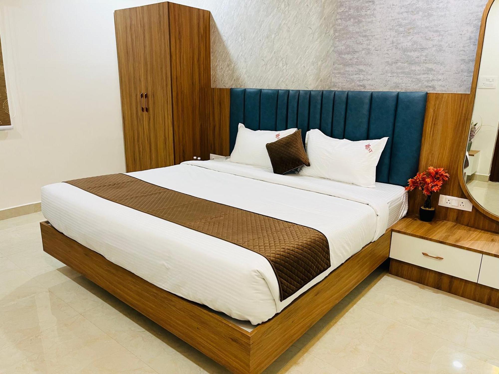 Viola Suites Haiderabad Buitenkant foto