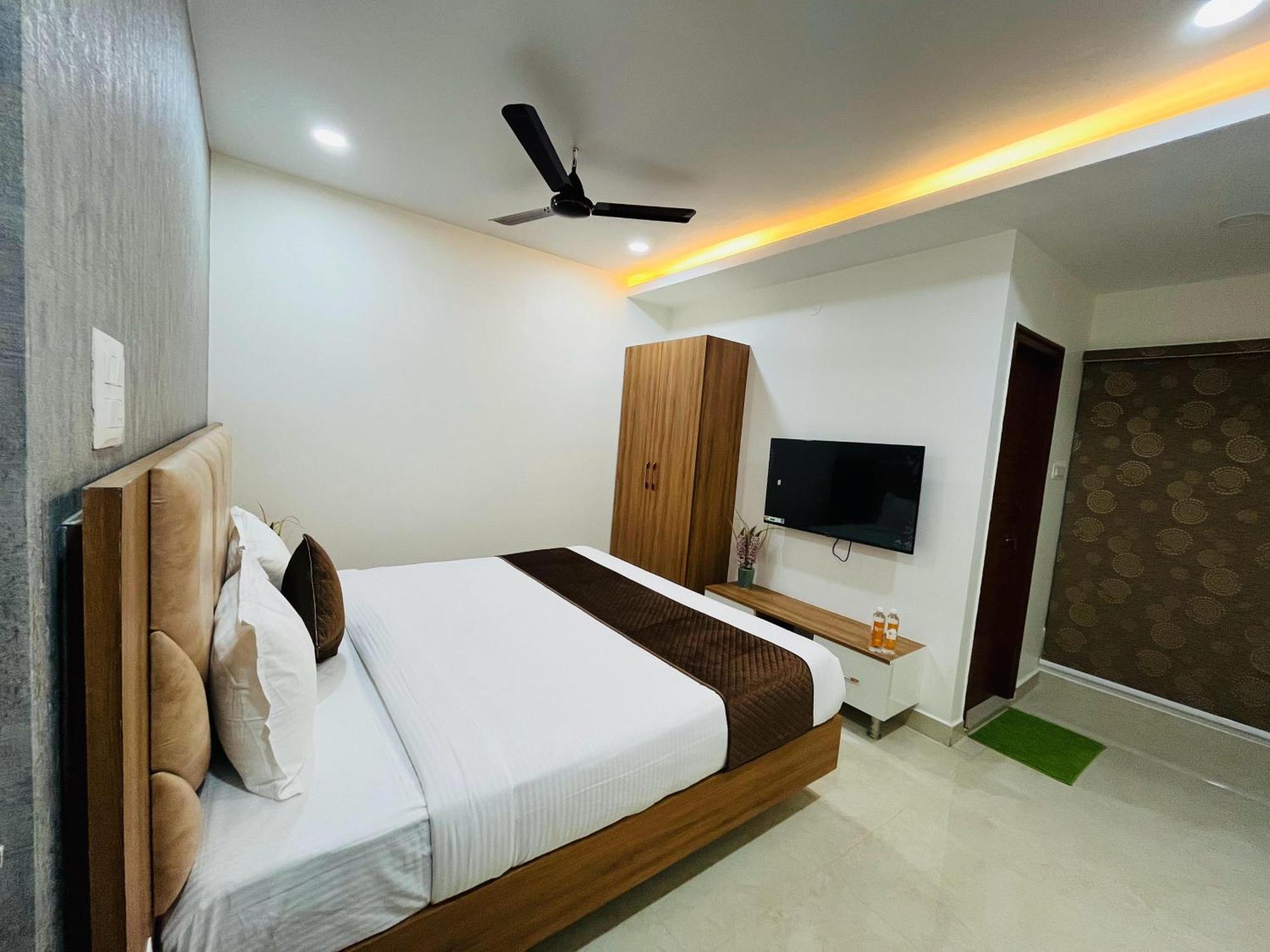 Viola Suites Haiderabad Buitenkant foto
